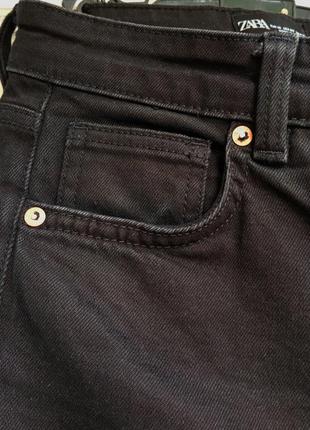Укорочені чорні джинси кльош із необробленим краєм zara6 фото