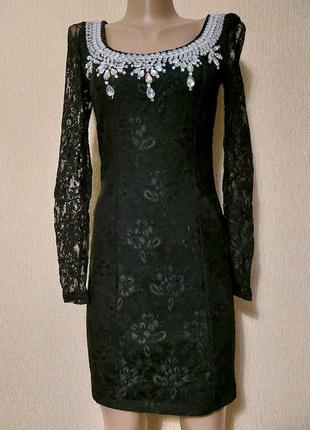 Красиве жіноче коротке мереживне, гіпюрове вечірнє плаття quiz