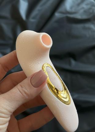 Женский вакуумный стимулятор для клитора черный