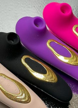 Женский вакуумный стимулятор для клитора черный