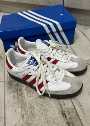 Adidas samba og оригінал