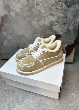 В наявності ❗️❗️замшеві кросівки короткі уги на хутрі теплі легусінькі