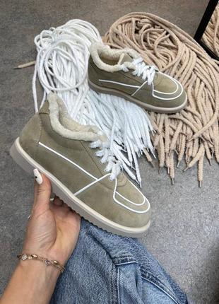 В наявності ❗️❗️замшеві кросівки короткі уги на хутрі теплі легусінькі