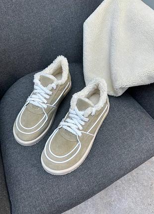 В наявності ❗️❗️замшеві кросівки короткі уги на хутрі теплі легусінькі