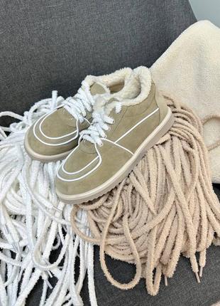 В наявності ❗️❗️замшеві кросівки короткі уги на хутрі теплі легусінькі