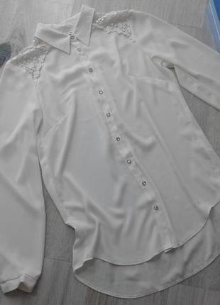 Гарненька кремова сорочка з мереживом george