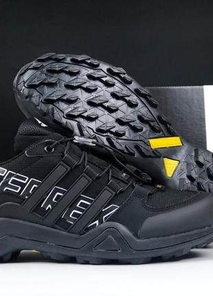 Adidas terrex swift r2 gtx чорні з білим термо кросівки кеди ботінки адідас терекс осінні зимові теплі низькі чоловічі сапоги водонепроникні