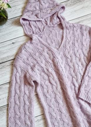 Теплая вязаная худи капюшонка лавандового цвета в узор объемный
