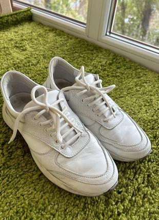 Білі шкіряні кросівки wave of shoes