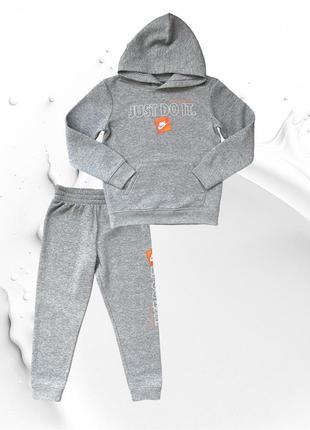 Костюм nike 6/7 років 116-122 см