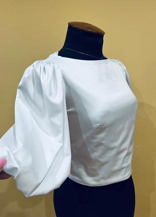 Продам белую блузку okira, размер s- m