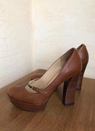 Туфлі guess