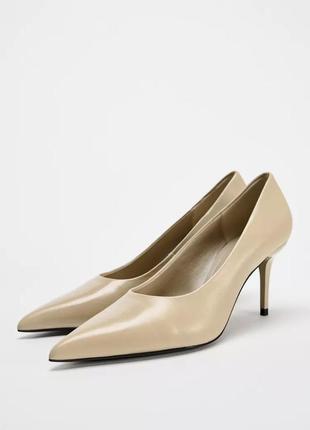 Кожаные бежевые туфли женские zara new