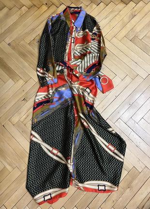 Розкішна вечірня сукня