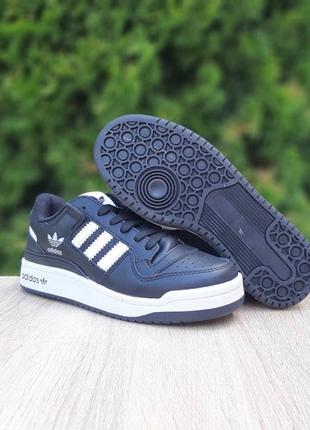Женские качественные и стильные кроссовки для девочек adidas forum low черные с белым