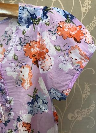 Очень красивая и стильная брендовая блузка в цветах..100% коттон.4 фото