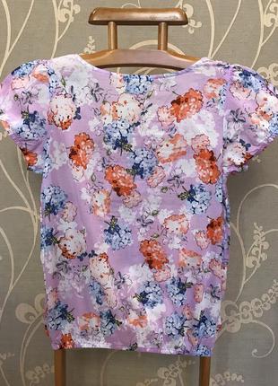 Очень красивая и стильная брендовая блузка в цветах..100% коттон.2 фото