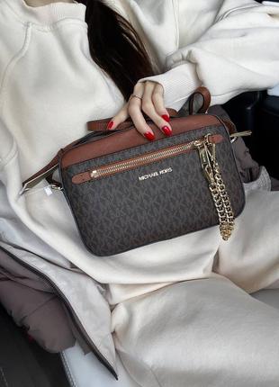 Жіноча шкіряна брендова сумочка з оригінальним принтом michael kors brown premium3 фото