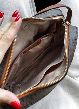 Жіноча шкіряна брендова сумочка з оригінальним принтом michael kors brown premium8 фото
