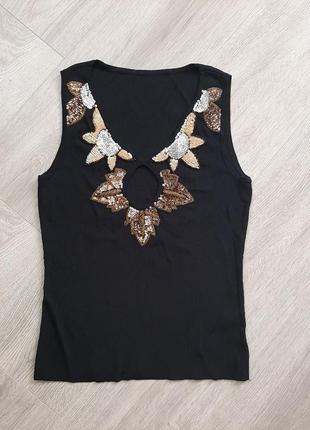 Блуза в рубчик вышита бисером