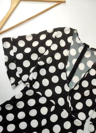 Комбінезон жіночий шортами чорного кольору в білий горох від бра boohoo s m2 фото
