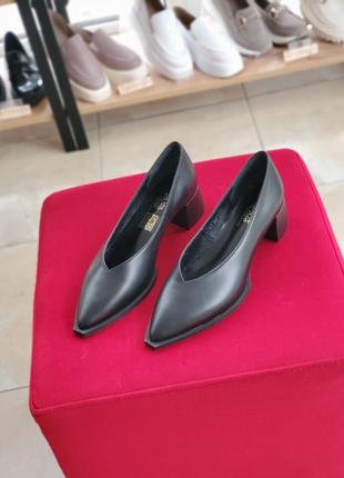 Стильные туфли отшил из натуральной кожи производство итальялия, подойдут на среднюю стопу 
каблуки 5 см3 фото