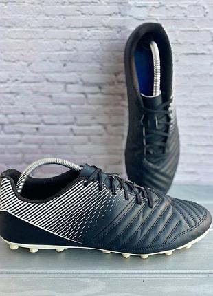 Кроссовки / бутсы футбольные