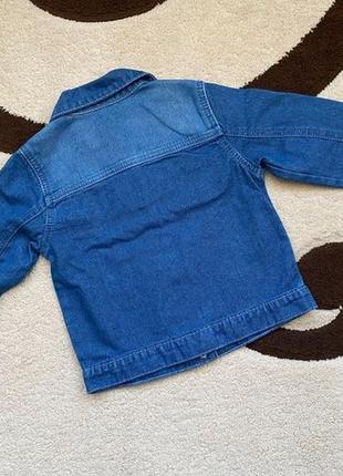 Джинсовый пиджак на девочку 5-6 лет.3 фото