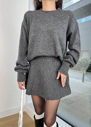 Объемный свитер с короткой юбкой костюмы турочница