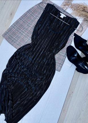 Черное сатиновое платье h&m xs s платье миди прямое платье плиссе