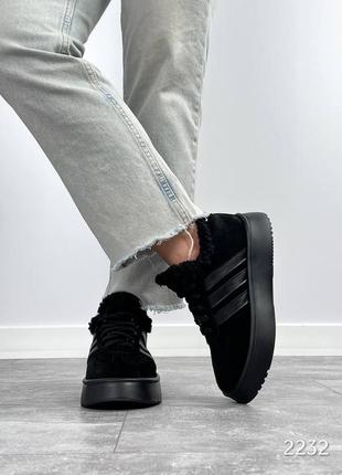 Натуральные замшевые утепленные кеды с мехом тедди