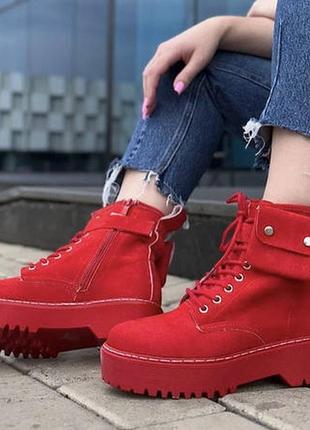 Жіночі стильні замшеві черевики прошиті на блискавці та шнурівці демі.