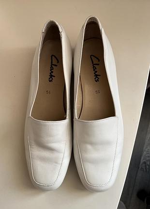 Туфлі clarks
