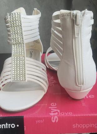 Босоножки женские