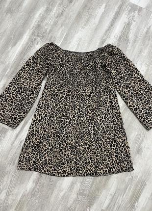 Стильное платье из вискозы zebra леопард с открытыми плечами на м или l