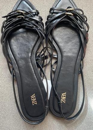 Черные босоножки zara