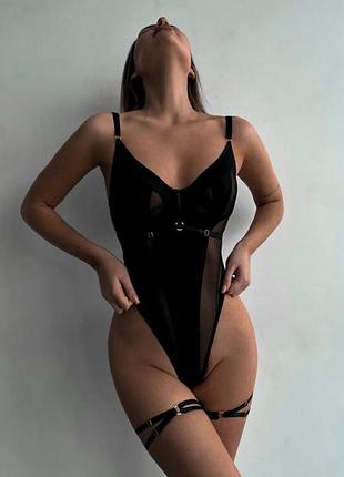 Боди черное с гартерами