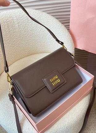 Сумка в стиле miu miu шоколадного цвета