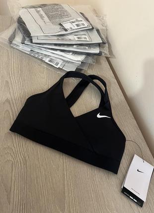 Спортивный топ nike