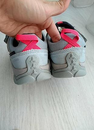 Прочные кроссовки 3