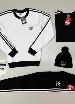 Набор adidas зима: свитшот-брюки-футболка-шапка-носочки 2 пары