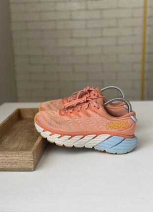 zapatillas de running HOKA ONE ONE amortiguación minimalista constitución ligera