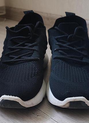 Текстильні кросівки на білій підошві