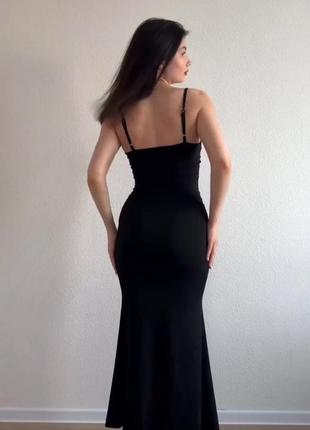 Платье, которое изящно подчеркнет финиру2 фото