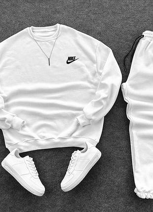 Білий вінтажний чоловічий спортивний костюм nike