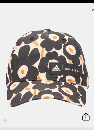 Кепка adidas marimekko, бирка с составом зарезанная на сайте указана 100% хлопок