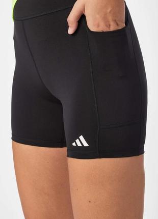 Жіночі тренувальні шорти adidas