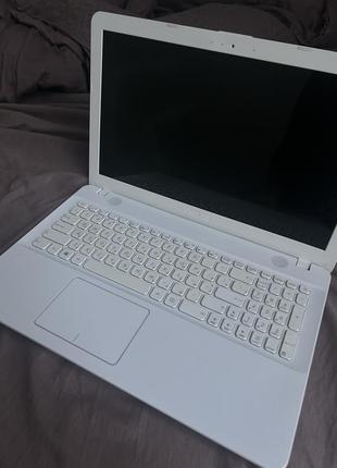 Ноутбук asus