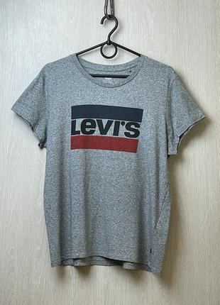 Женская футболка levis