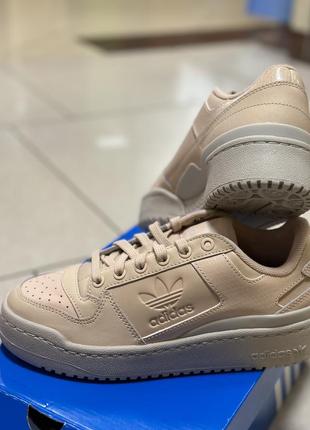 Кроссовки adidas